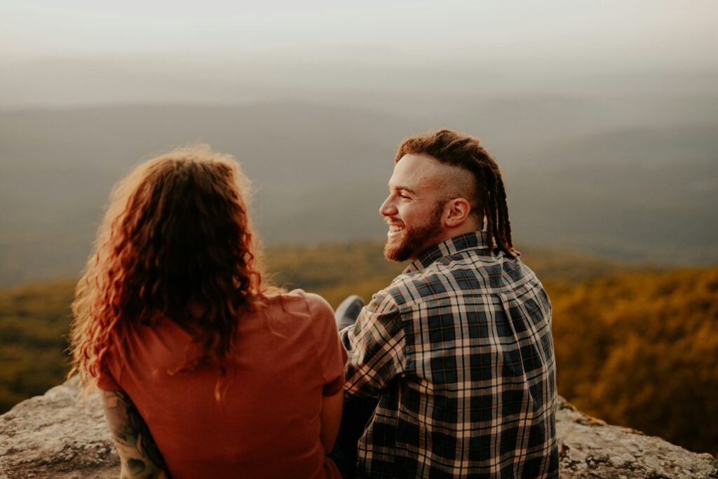 Homme tactile avec une femme : signification et interprétation 3