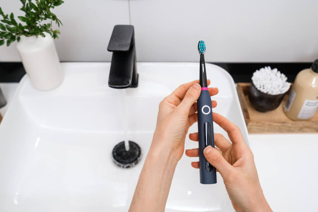 nettoyage de sa brosse à dents électrique