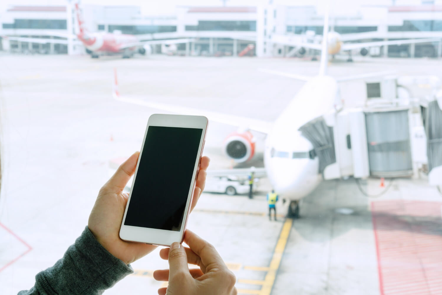 Message "Enregistrement en ligne non disponible" sur une réservation Air France sur un smartphone.