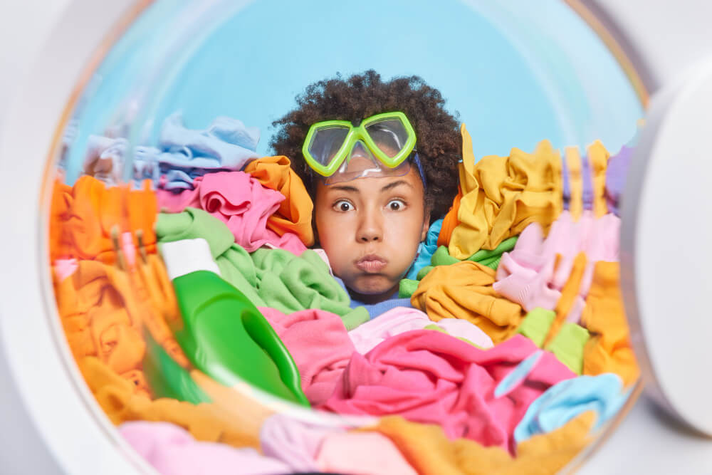 Tache bleue sur un vêtement blanc après lavage : d'où vient-elle ? 3