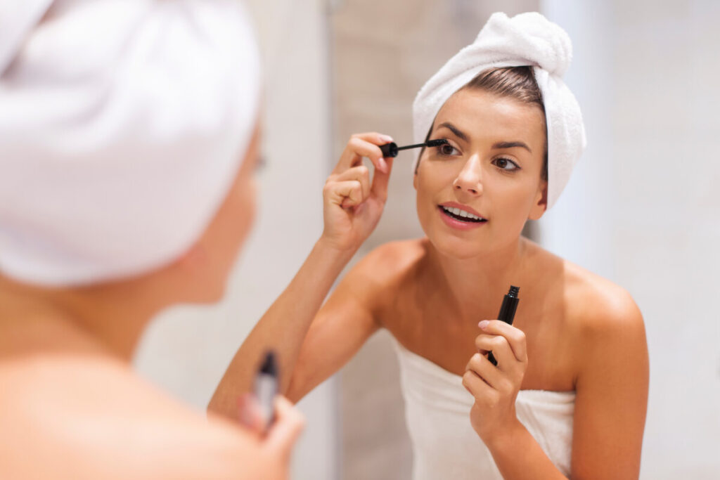 Est-ce que le mascara abîme les cils ? La réponse claire 4