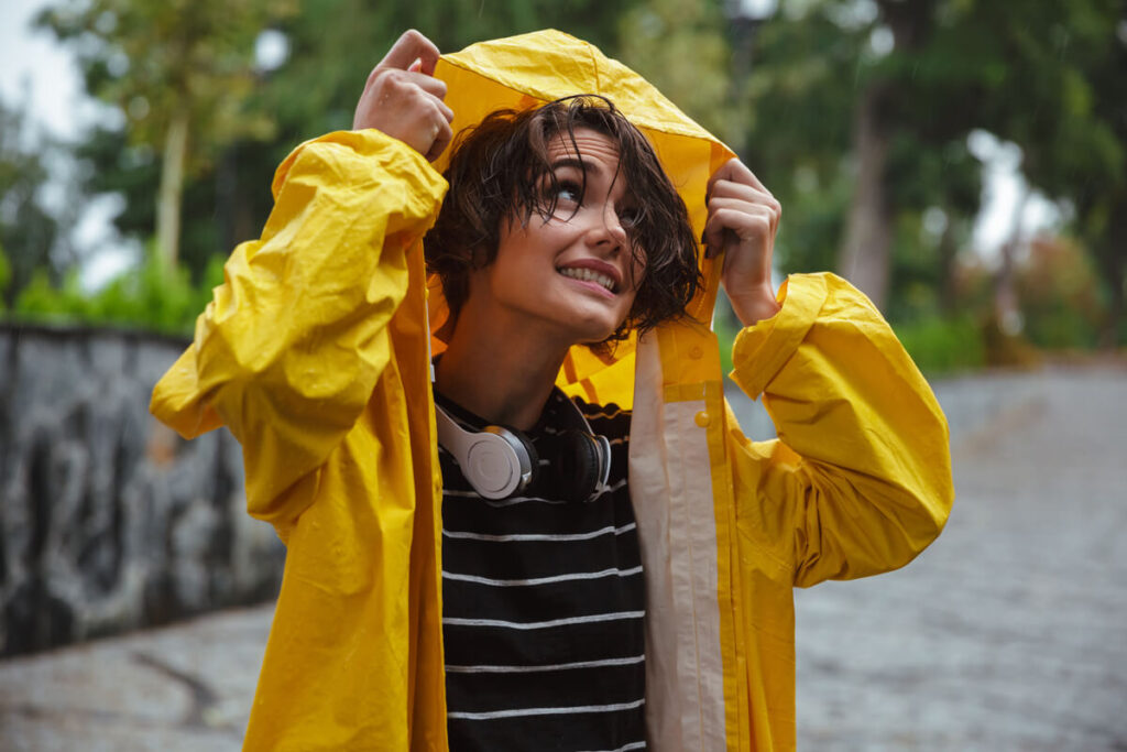 Veste imperméable qui ne perle plus : comment lui rendre son effet déperlant 2